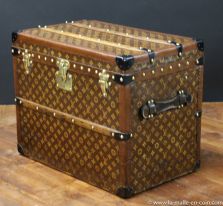 R2299  Malle  chassures monogram  Vuitton  3-4 Avant 